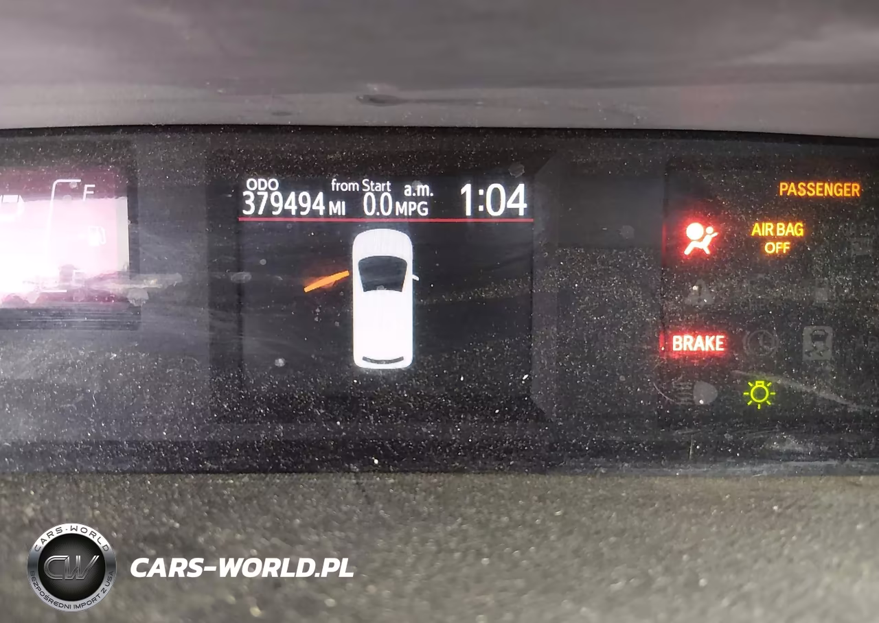 2015 Toyota Prius C Two VIN:JTDKDTB37F1576936 - 7