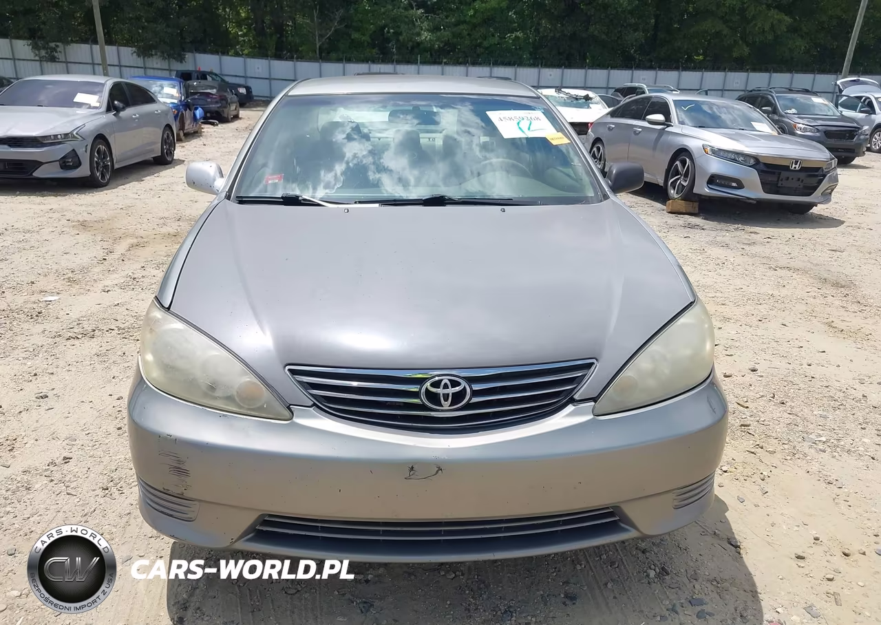 2005 Toyota Camry Le VIN:4T1BE32K85U517715 - 12