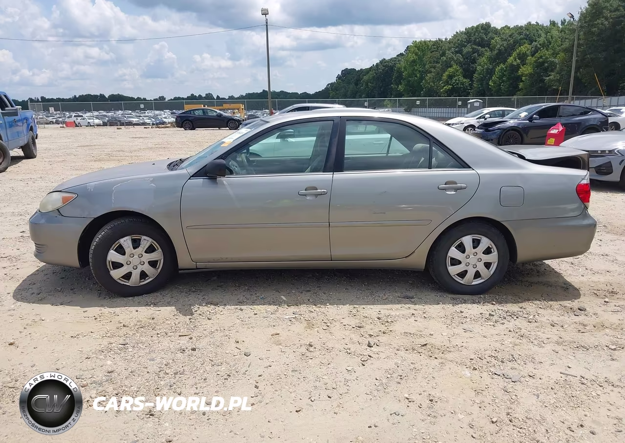 2005 Toyota Camry Le VIN:4T1BE32K85U517715 - 14