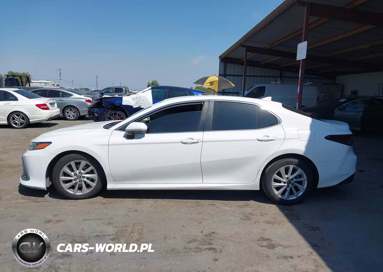 2021 Toyota Camry Le VIN:4T1C11AK4MU471420 - 14