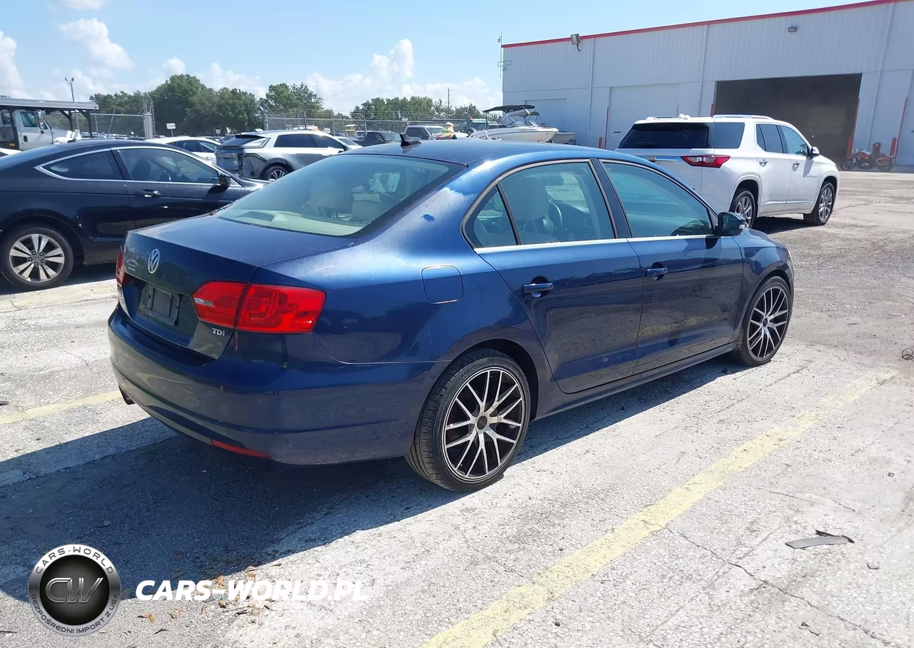 2013 Volkswagen Jetta 2.0L Tdi VIN:3VWLL7AJ1DM240551 - 4