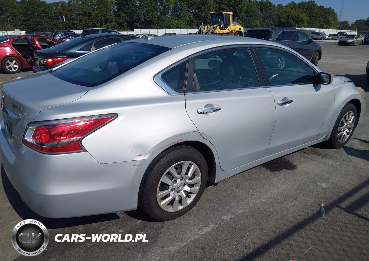 2015 Nissan Altima 2.5 S VIN:1N4AL3AP0FN911620 - 4