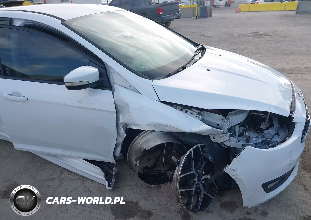 2016 Ford Focus Se VIN:1FADP3K25GL254184 - 6