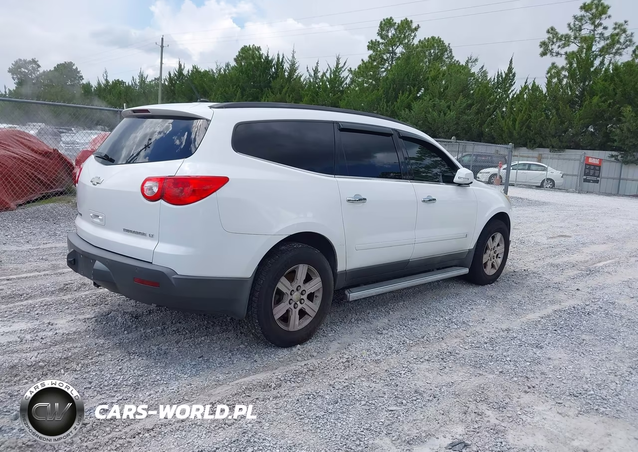 2010 Chevrolet Traverse Lt VIN:1GNLRGED9AS112641 - 4