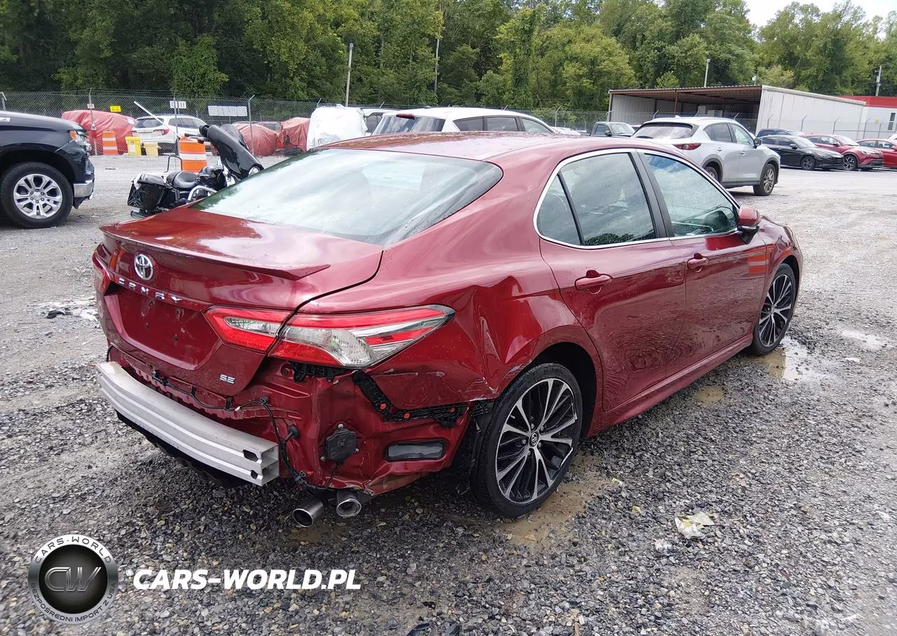 2018 Toyota Camry Se VIN:4T1B11HK8JU549579 - 4