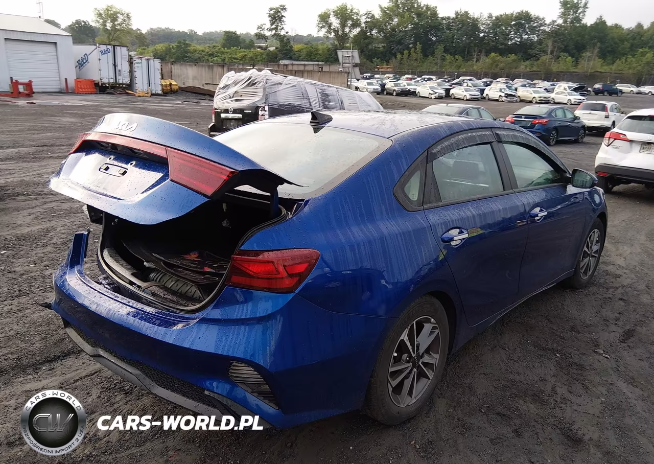 2022 Kia Forte Fe-Lxs VIN:3KPF24AD8NE471504 - 4
