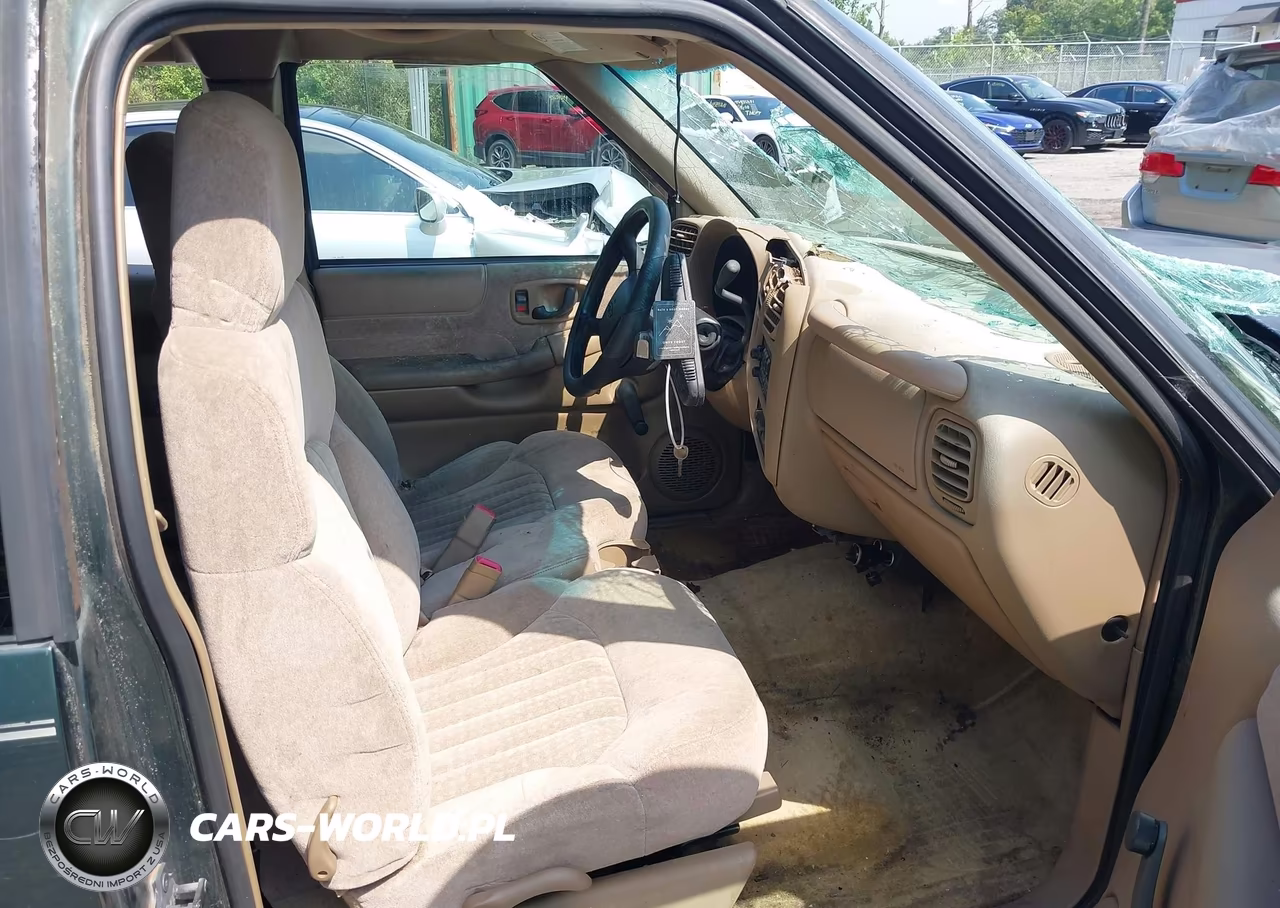 2001 Chevrolet S-10 Ls VIN:1GCCS19W218241937 - 5