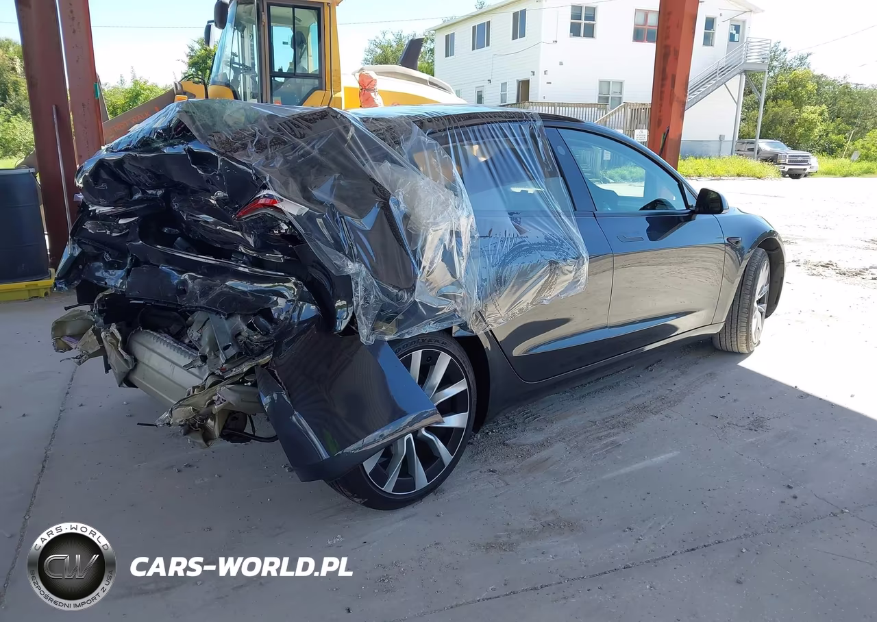 2025 Tesla Model 3 Long Range Rear-Wheel Drive-Standard Rear-Wheel Drive VIN:5YJ3E1EAXSF037857 - 4
