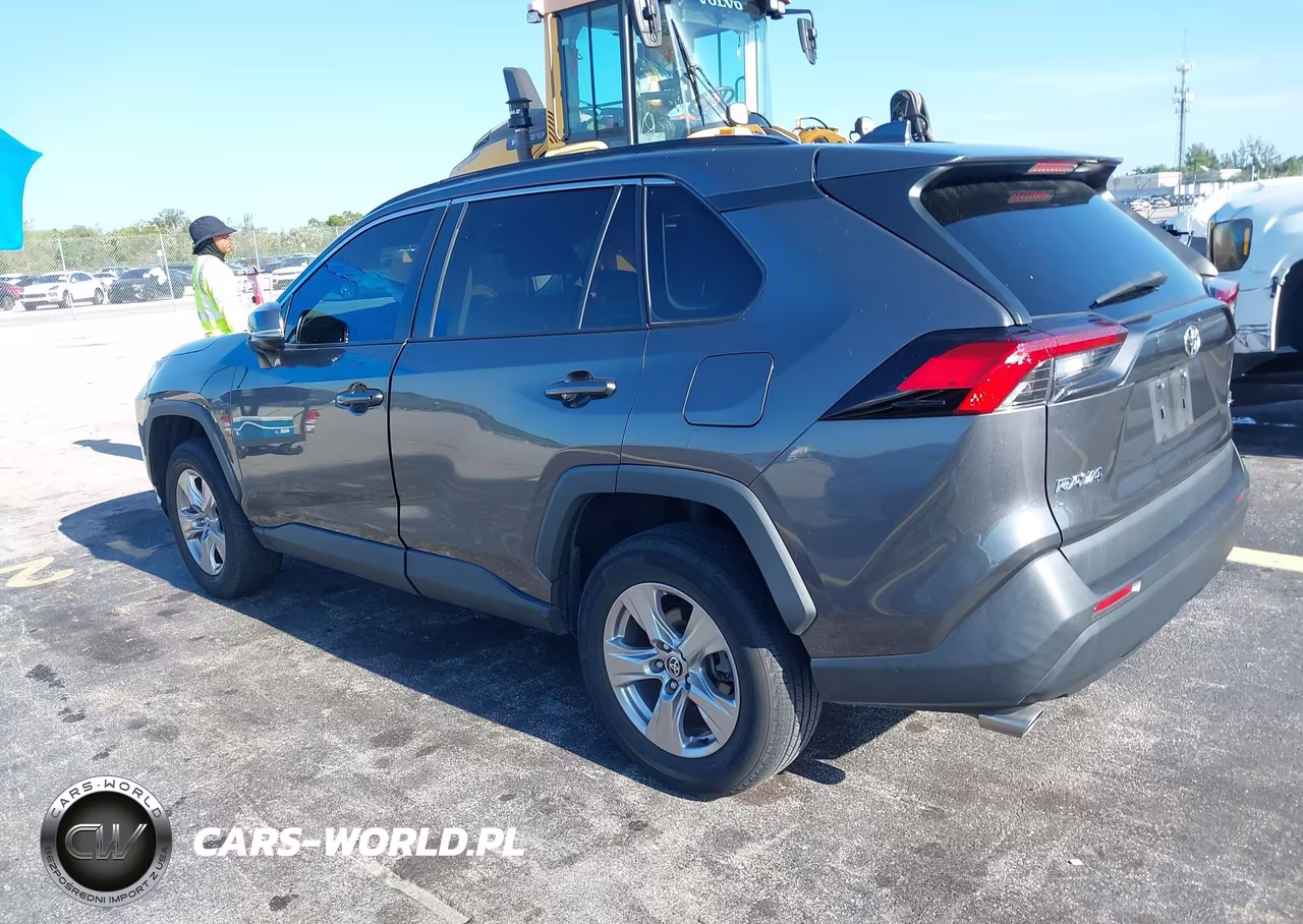 2022 Toyota Rav4 Xle VIN:2T3W1RFVXNC180106 - 3