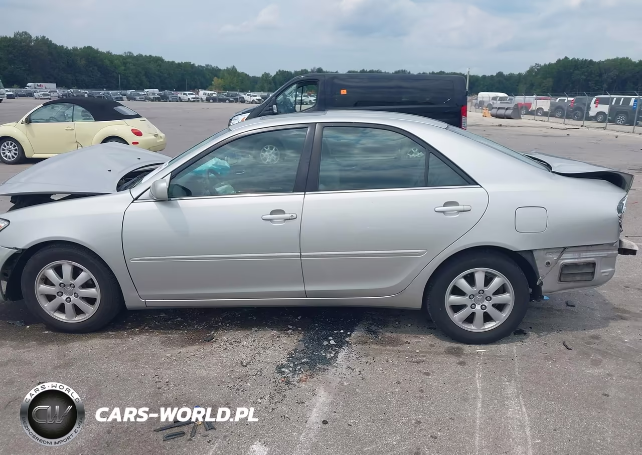 2002 Toyota Camry Xle VIN:4T1BF30KX2U024016 - 15