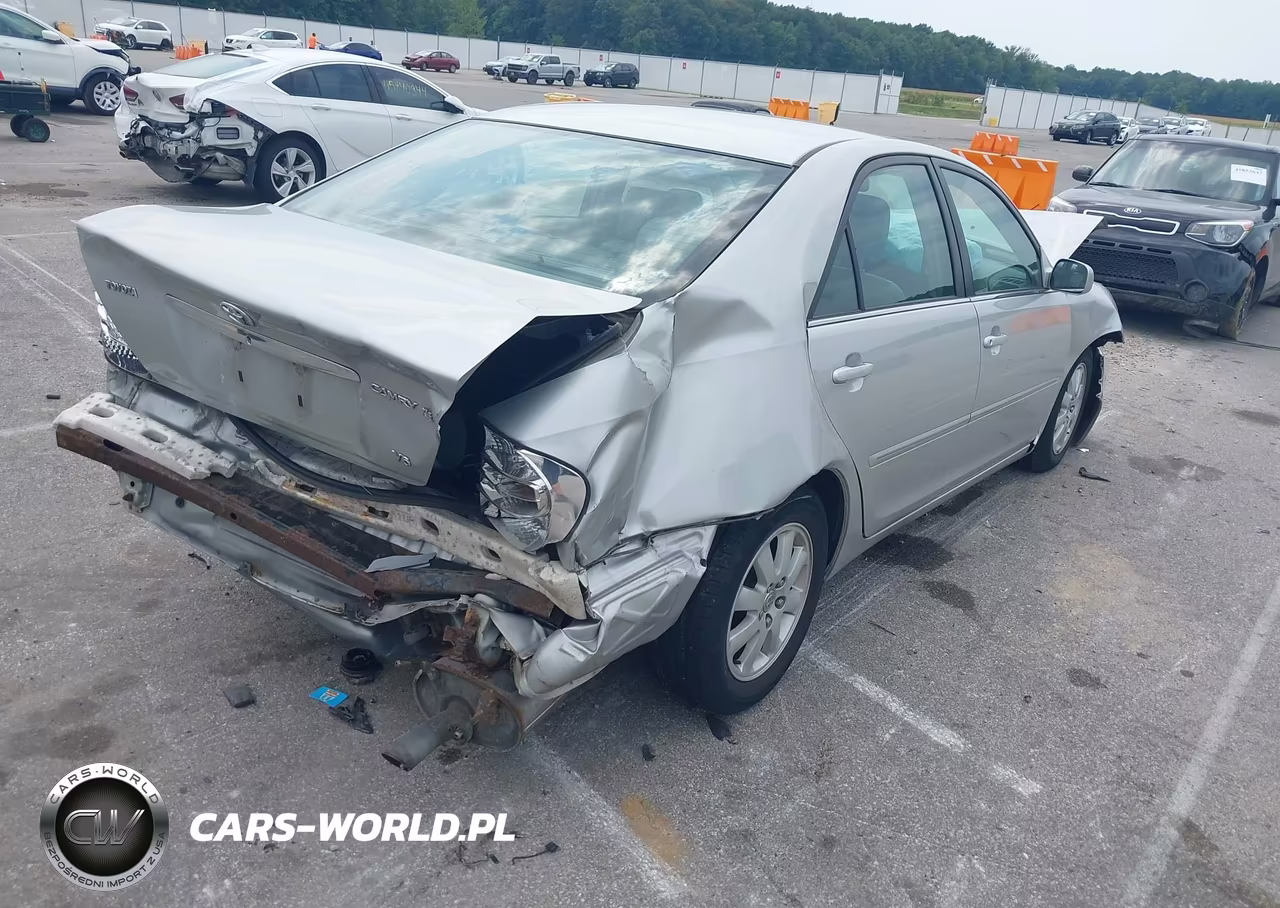 2002 Toyota Camry Xle VIN:4T1BF30KX2U024016 - 4