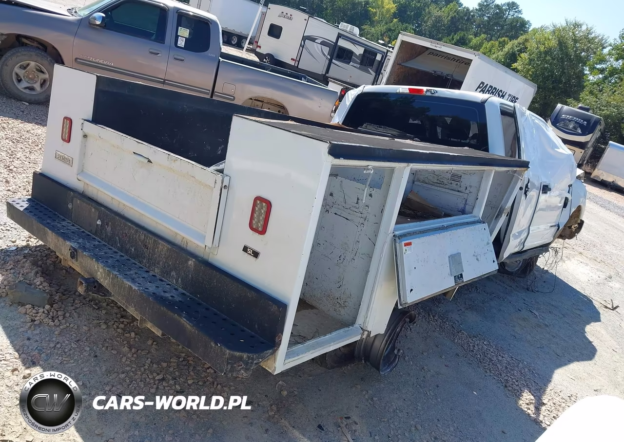 2018 Ford F-350 Chassis Xl VIN:1FD8W3GT5JEC14551 - 4