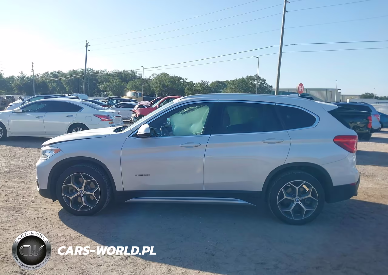 2018 BMW X1 Sdrive28I VIN:WBXHU7C33J5H39783 - 14