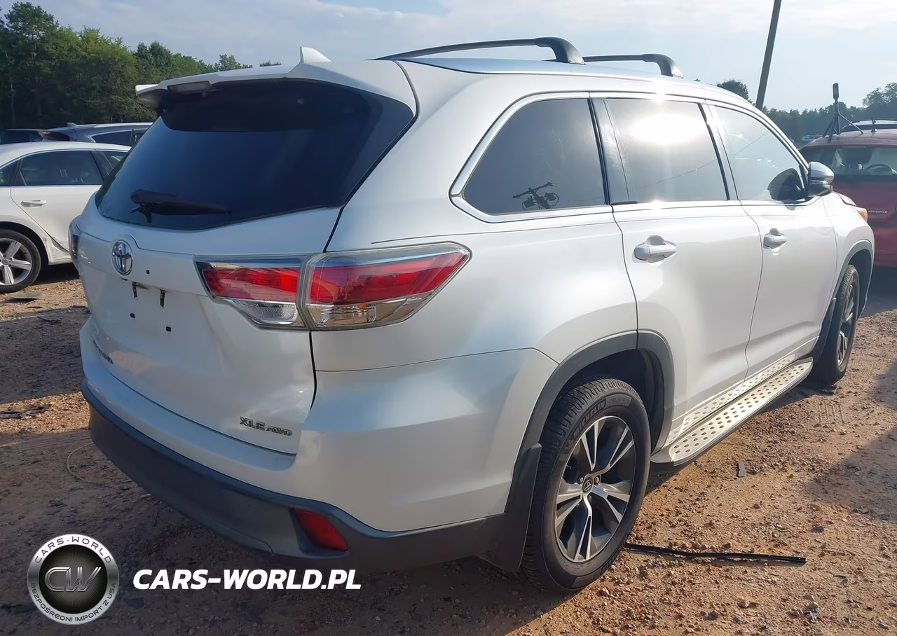 2016 Toyota Highlander Xle V6 VIN:5TDJKRFHXGS256198 - 4