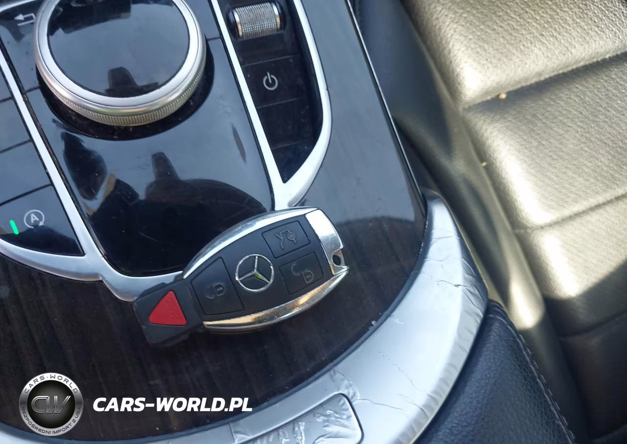 2017 Mercedes-Benz C 300 4Matic VIN:55SWF4KB5HU226979 - 11
