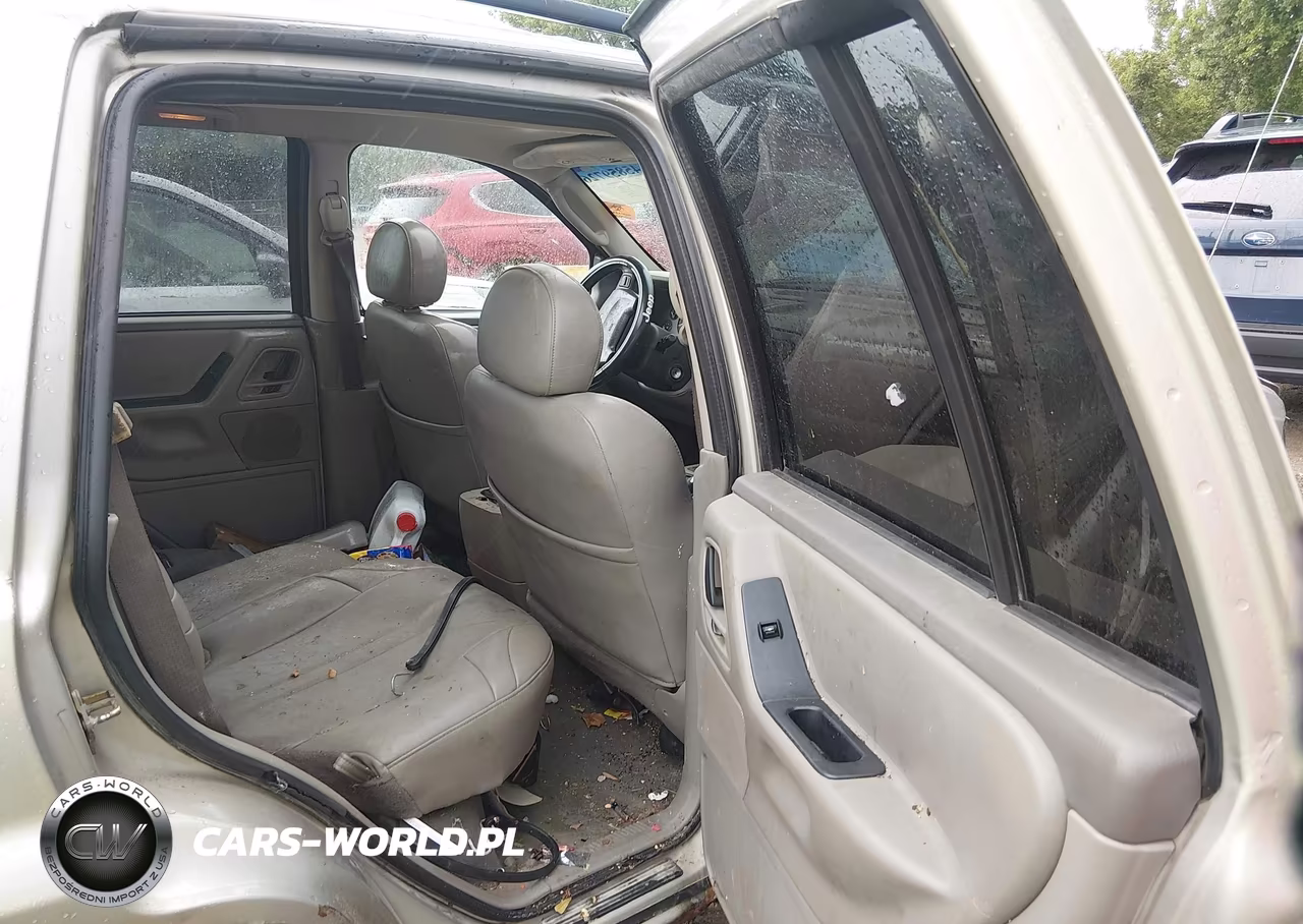 2004 Jeep Grand Cherokee Laredo VIN:1J4GW48SX4C349773 - 8