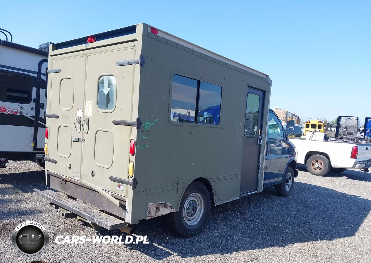 1999 Chevrolet Express Commercial Cutaway Base W-E23 VIN:1GBHG31F2X1153099 - 4