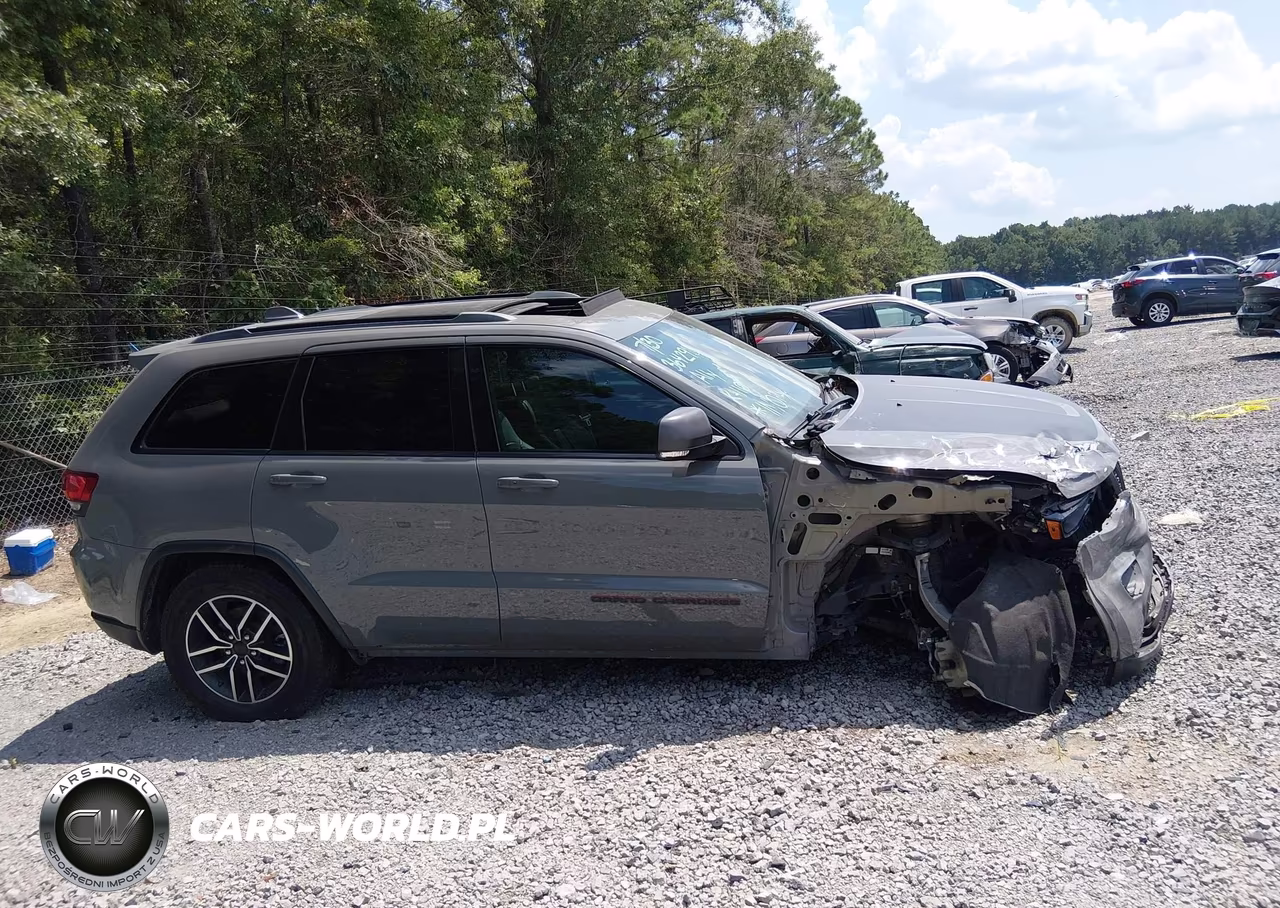 2020 Jeep Grand Cherokee Trailhawk 4X4 VIN:1C4RJFLT5LC364298 - 18