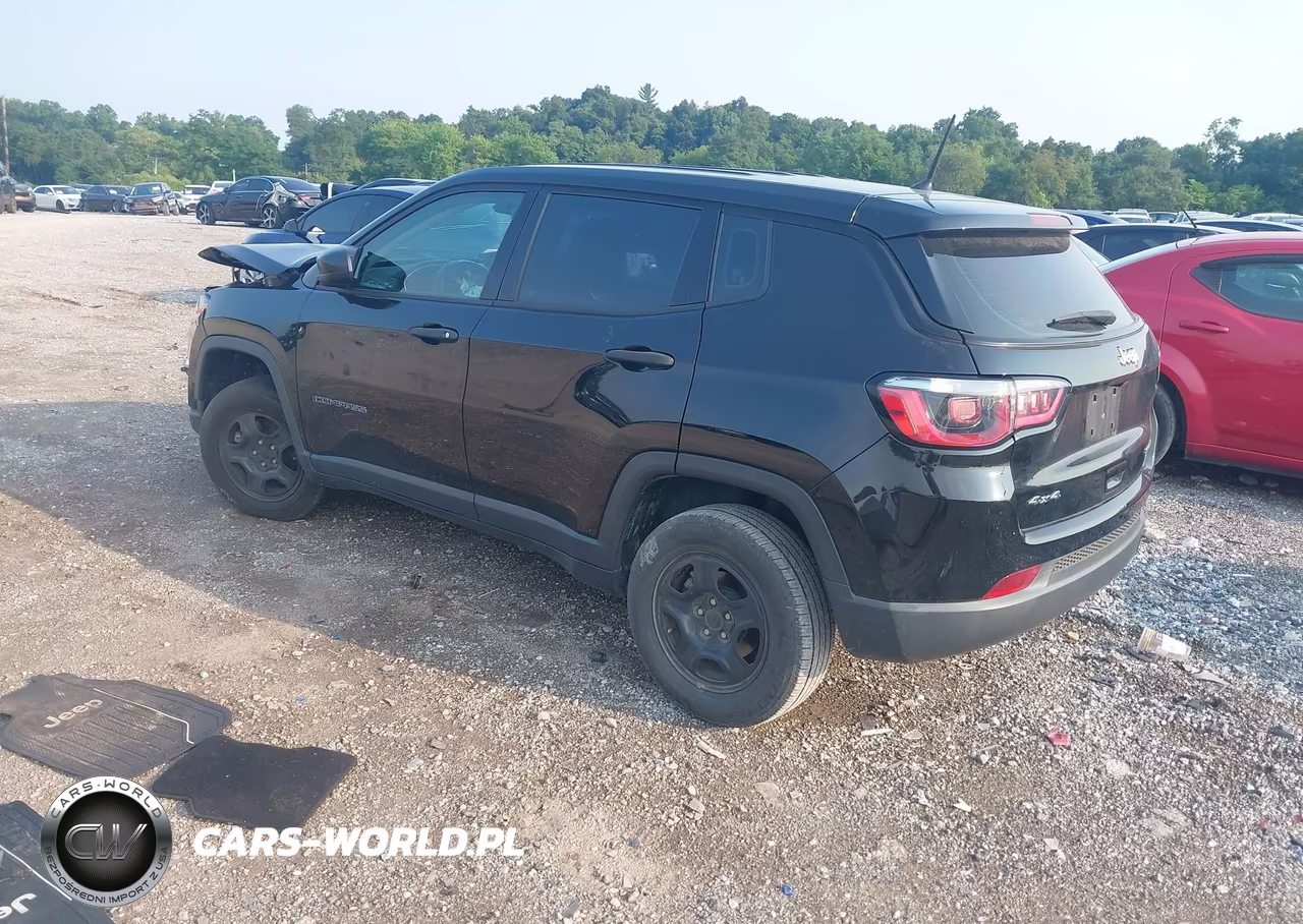 2018 Jeep Compass Sport 4X4 VIN:3C4NJDAB7JT245523 - 3