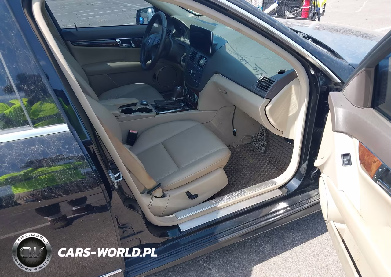 2010 Mercedes-Benz C 350 Sport VIN:WDDGF5GBOAR119736 - 5