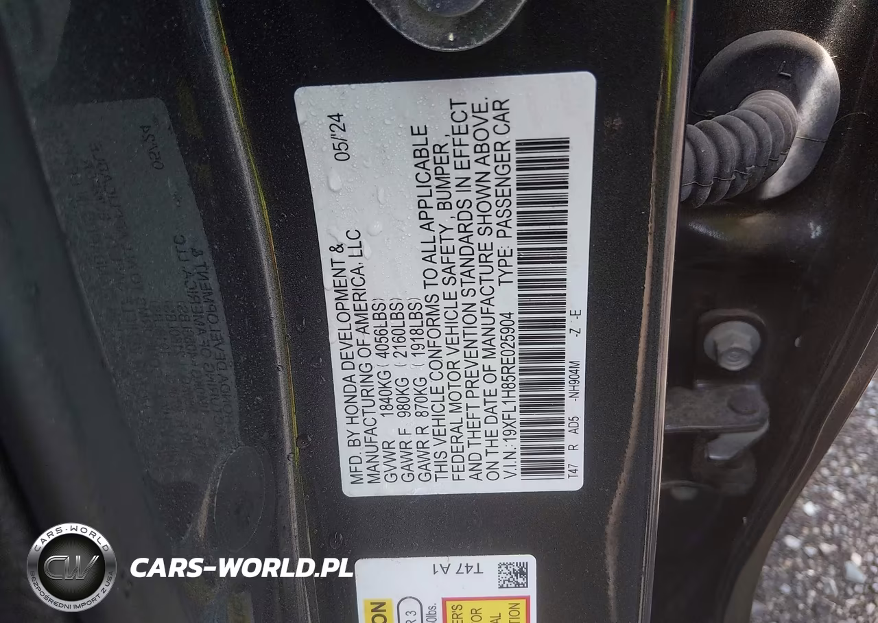 2024 Honda Civic Sport Touring VIN:19XFL1H85RE025904 - 9