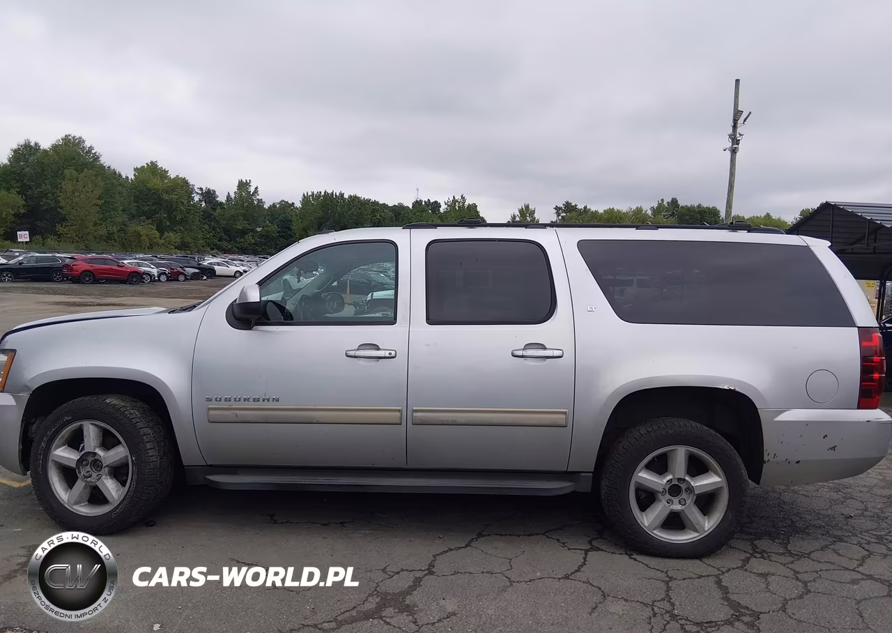 2013 Chevrolet Suburban Lt VIN:1GNSKJE72DR225334 - 14