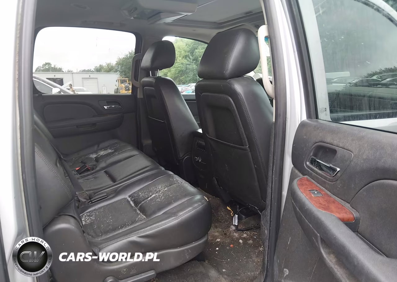 2013 Chevrolet Suburban Lt VIN:1GNSKJE72DR225334 - 8