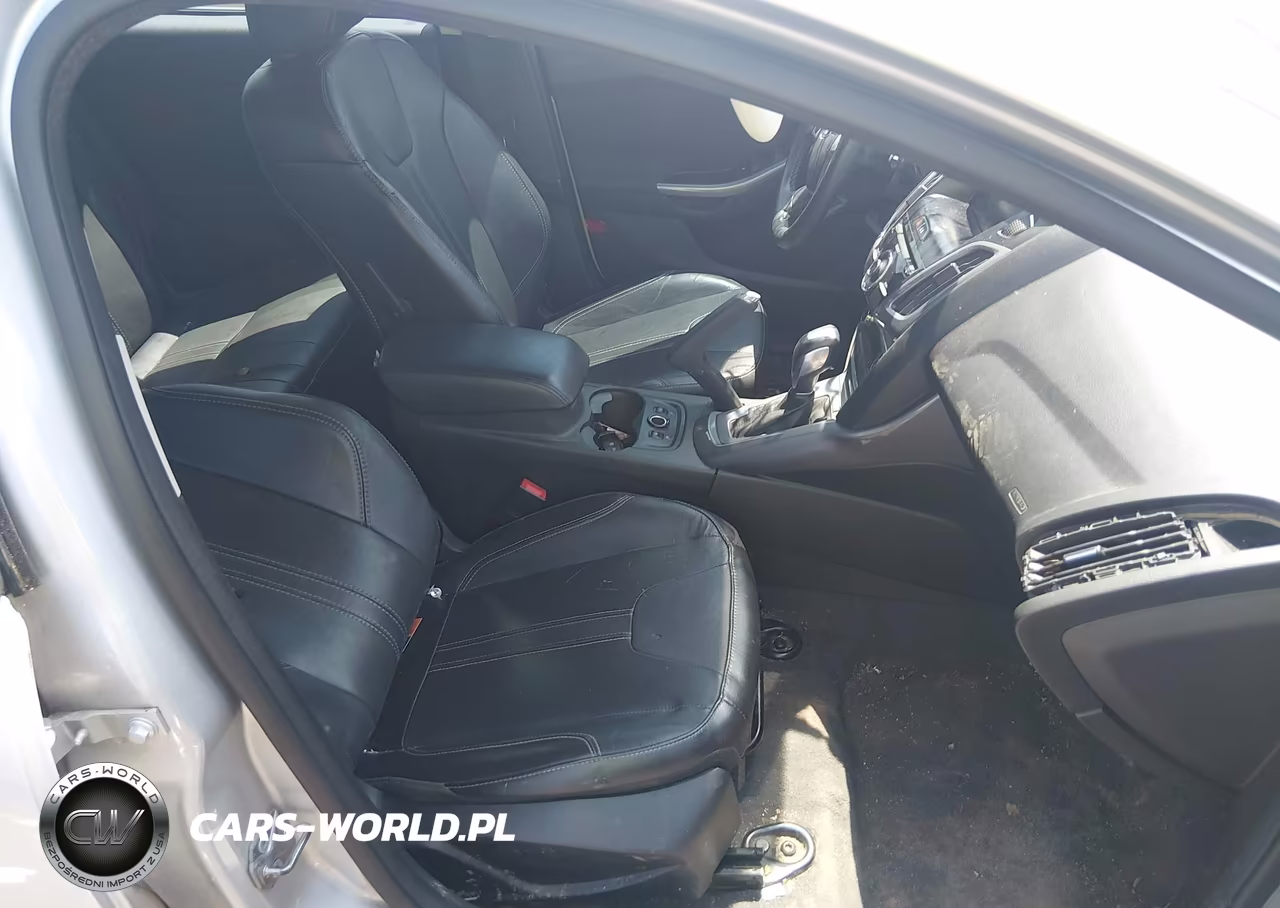 2014 Ford Focus Titanium VIN:1FADP3N23EL298080 - 5