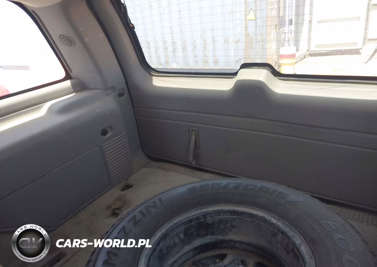 2003 Chevrolet Tahoe Ls VIN:1GNEC13VX3R120163 - 12