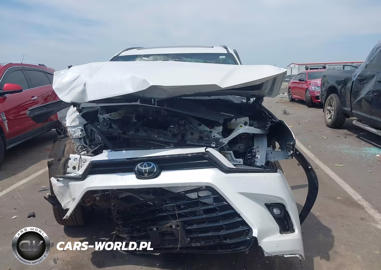 2025 Toyota Grand Highlander Hybrid Nightshade Edition VIN:5TDACAB51SS046737 - 6
