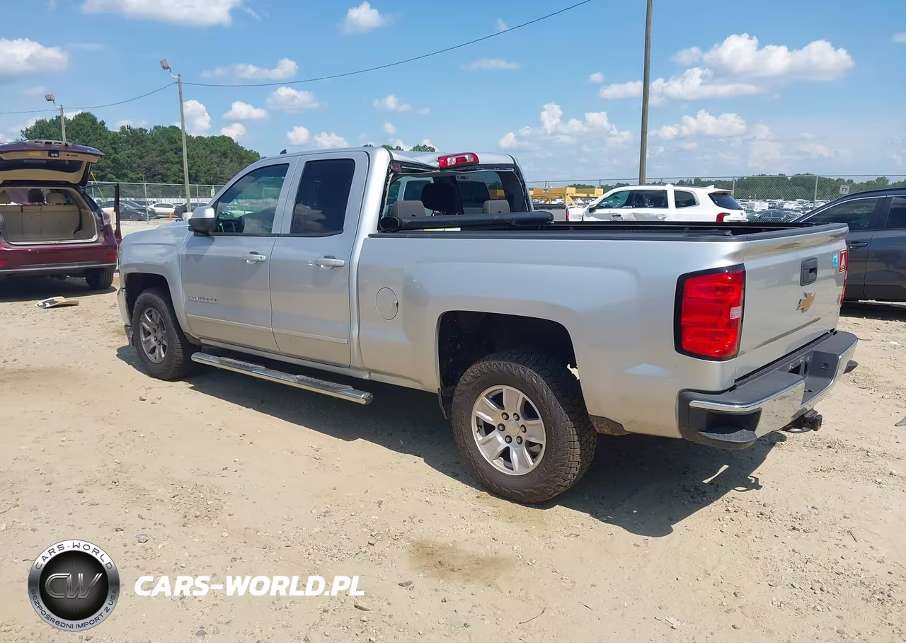 2018 Chevrolet Silverado 1500 1Lt VIN:1GCRCREH9JZ294058 - 3