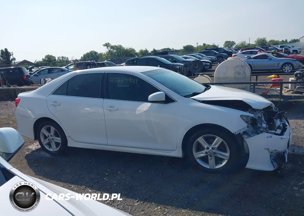 2013 Toyota Camry Se VIN:4T1BF1FK8DU647665 - 13