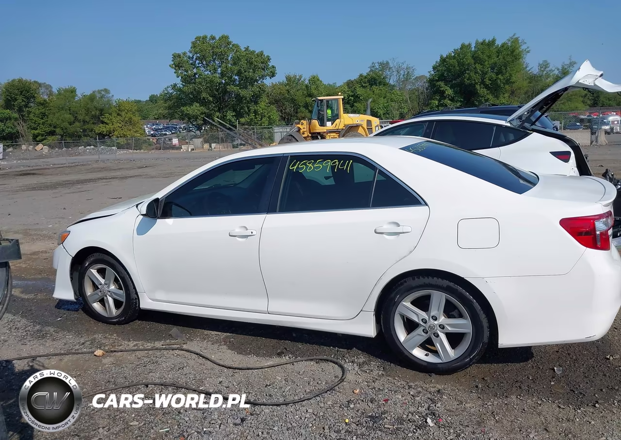 2013 Toyota Camry Se VIN:4T1BF1FK8DU647665 - 14