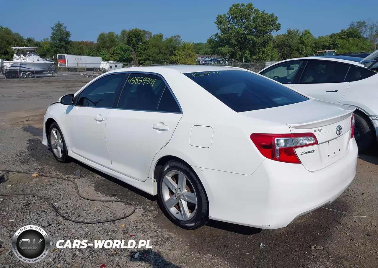 2013 Toyota Camry Se VIN:4T1BF1FK8DU647665 - 3