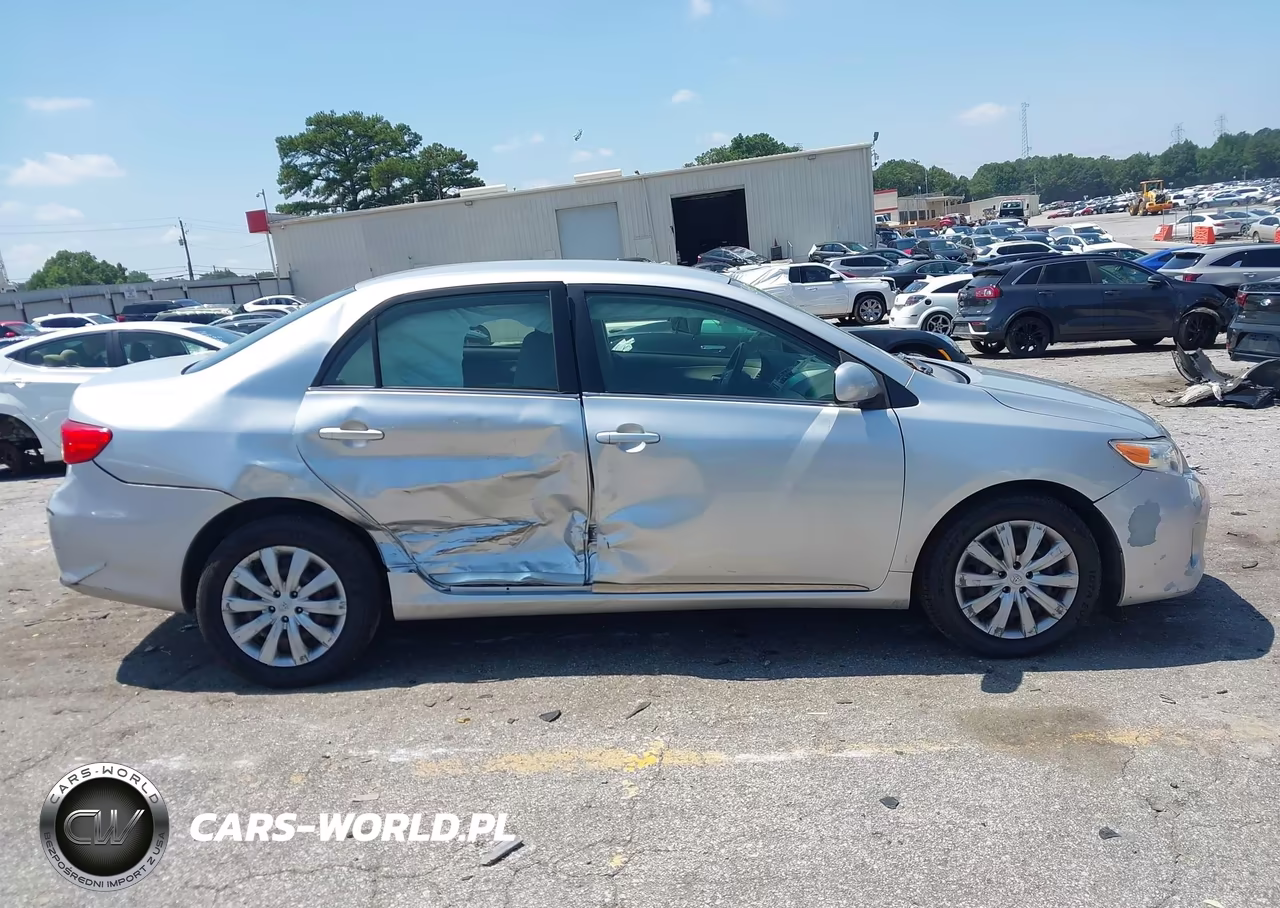 2013 Toyota Corolla Le VIN:JTDBU4EE1DJ123248 - 13