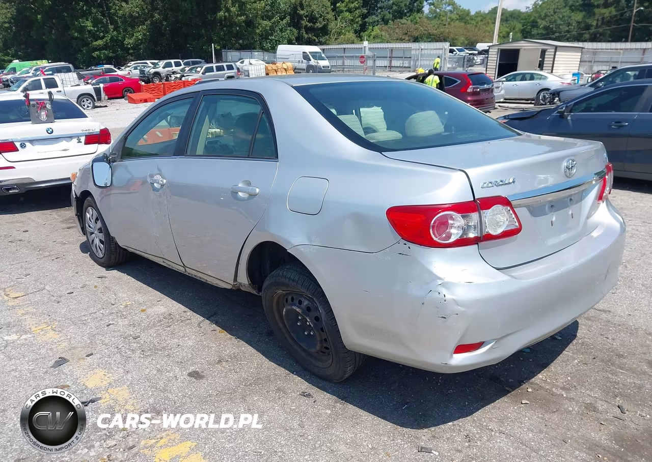 2013 Toyota Corolla Le VIN:JTDBU4EE1DJ123248 - 3