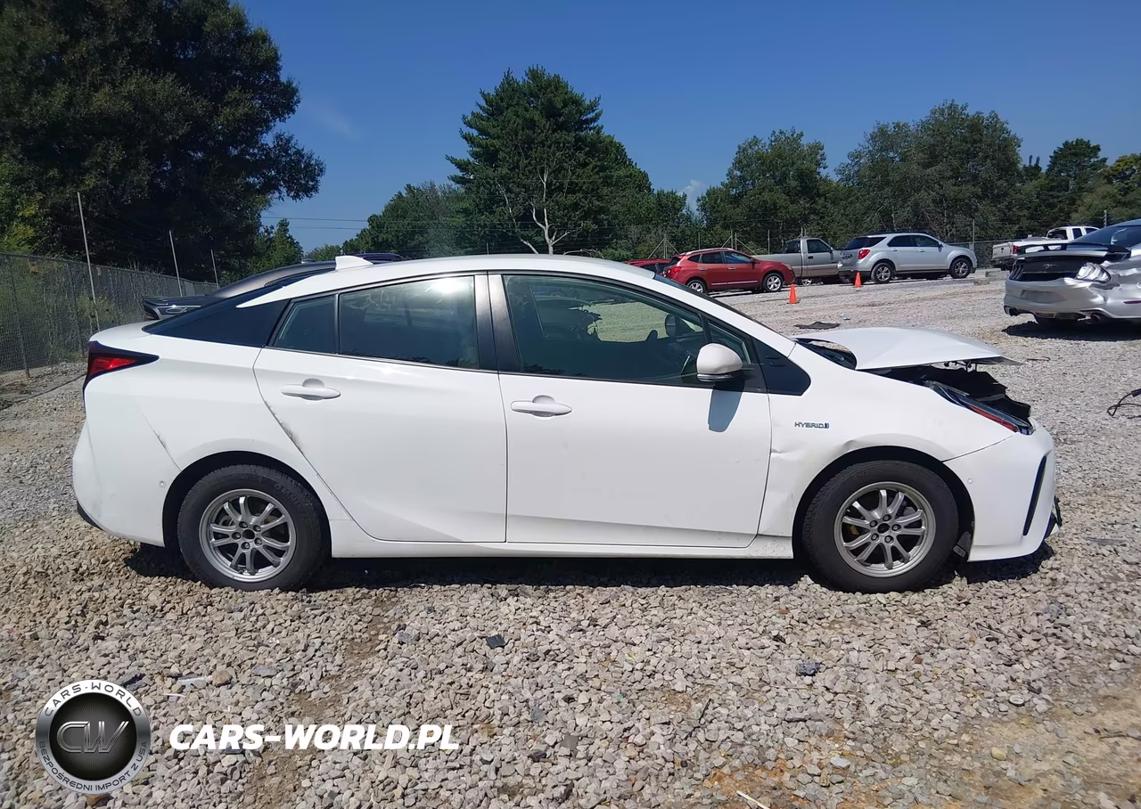 2021 Toyota Prius Le VIN:JTDKAMFU8M3146450 - 13