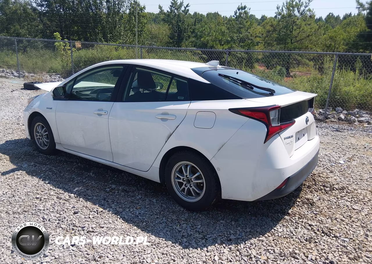 2021 Toyota Prius Le VIN:JTDKAMFU8M3146450 - 3