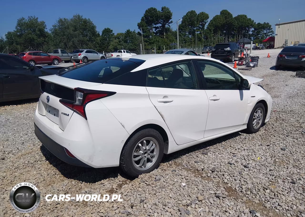2021 Toyota Prius Le VIN:JTDKAMFU8M3146450 - 4