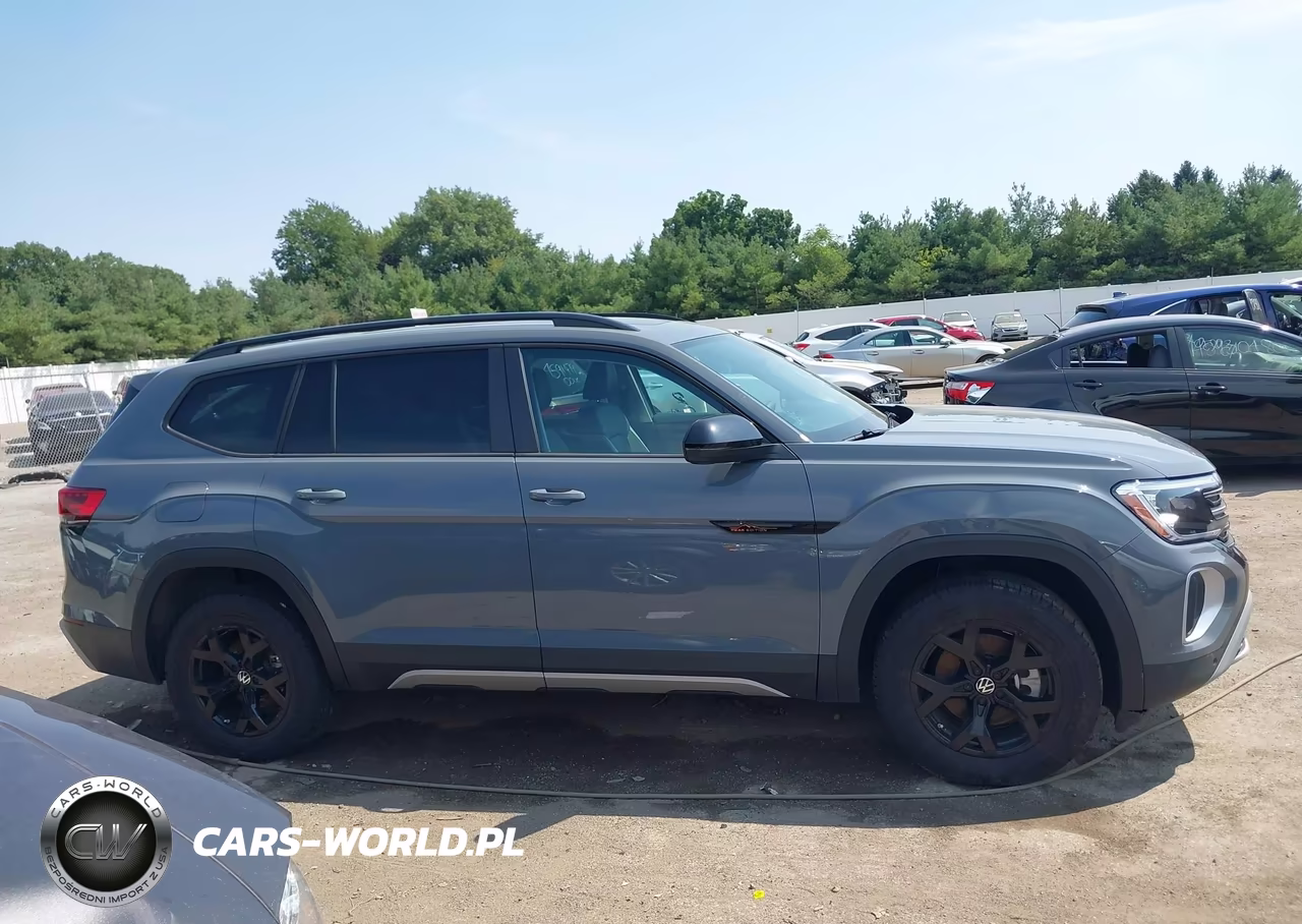 2024 Volkswagen Atlas 2.0T Peak Edition Se W-Technology VIN:1V2CR2CA4RC575375 - 14