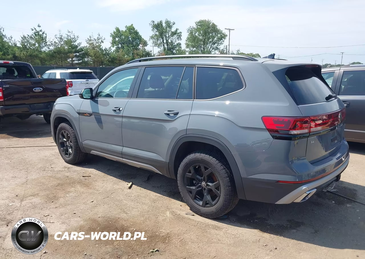 2024 Volkswagen Atlas 2.0T Peak Edition Se W-Technology VIN:1V2CR2CA4RC575375 - 3