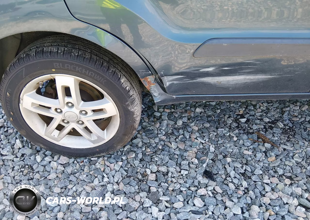 2011 Kia Soul + VIN:KNDJT2A25B7197782 - 12