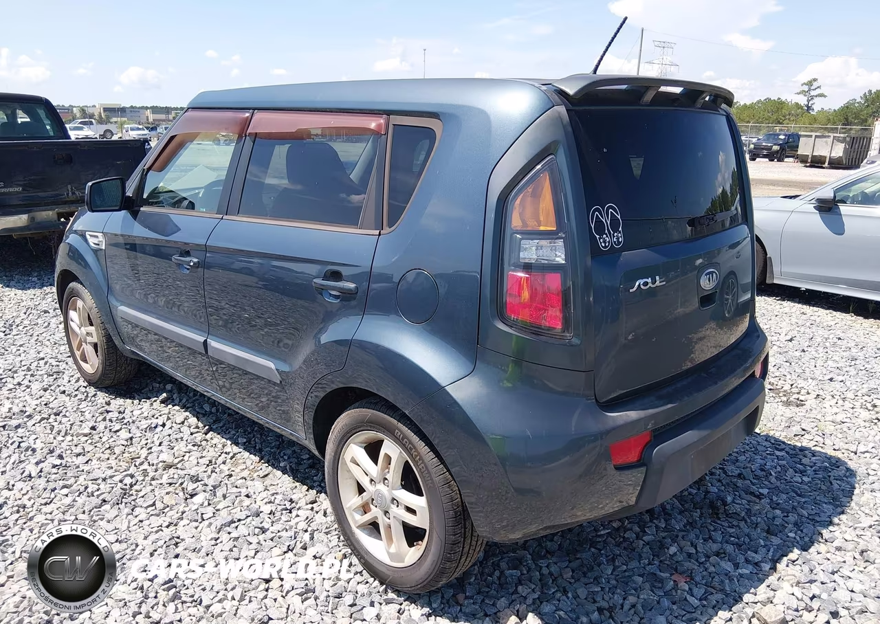 2011 Kia Soul + VIN:KNDJT2A25B7197782 - 3