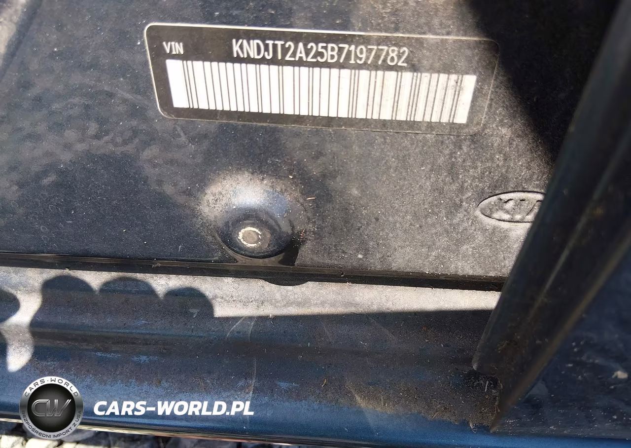 2011 Kia Soul + VIN:KNDJT2A25B7197782 - 9