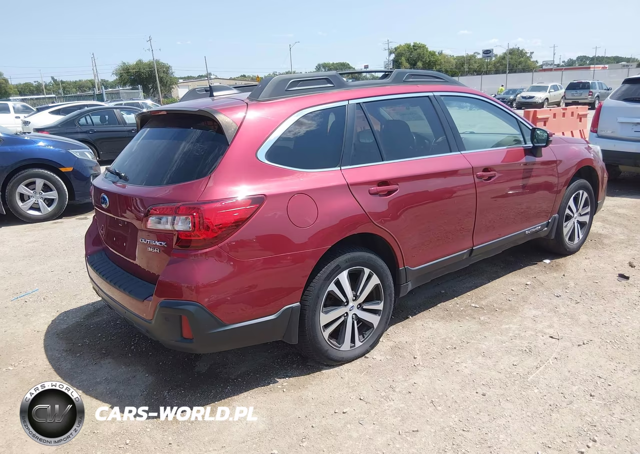 2018 Subaru Outback 3.6R Limited VIN:4S4BSENC0J3332213 - 4