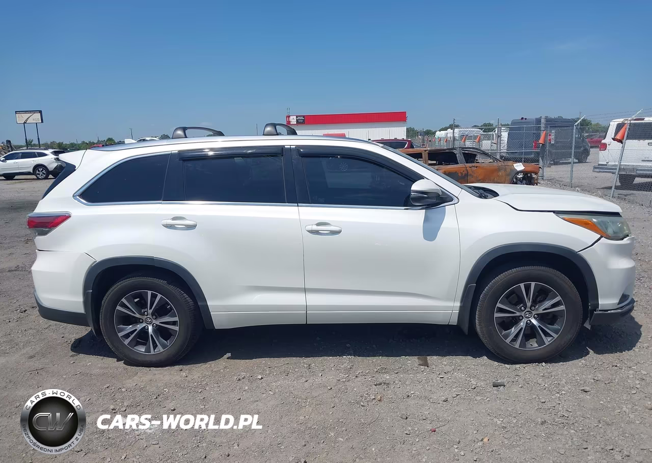 2016 Toyota Highlander Xle V6 VIN:5TDKKRFH5GS158832 - 13