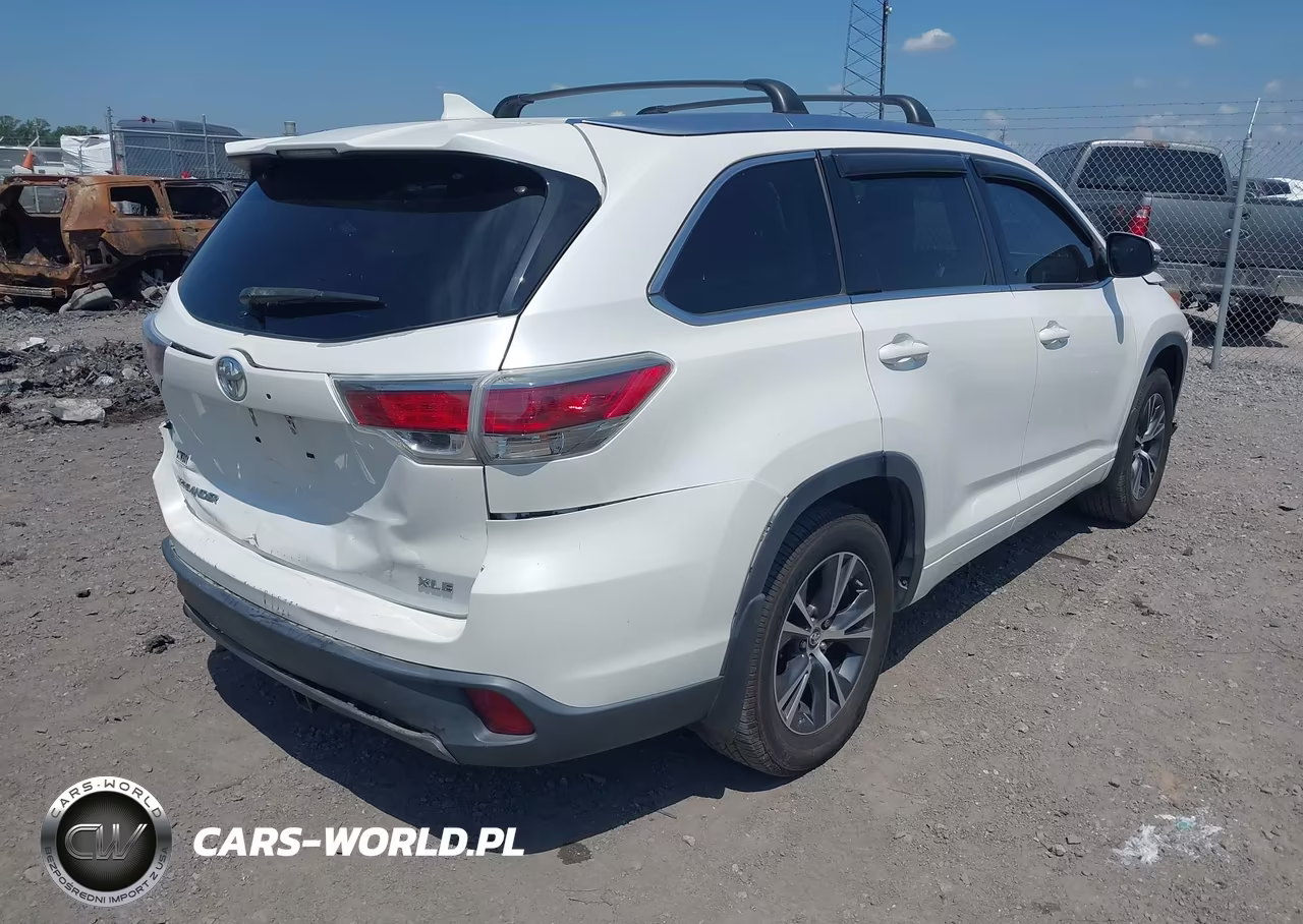 2016 Toyota Highlander Xle V6 VIN:5TDKKRFH5GS158832 - 4