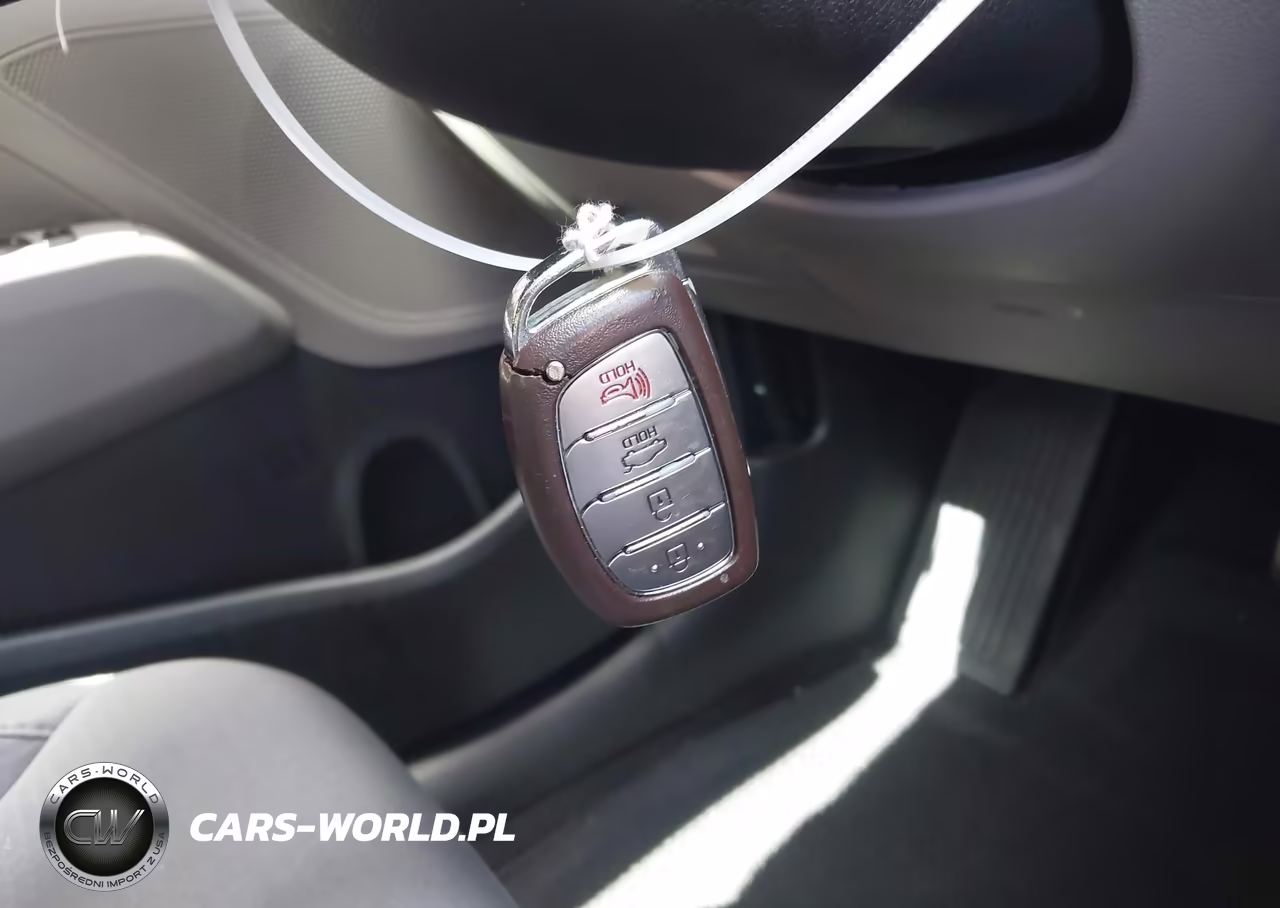 2018 Hyundai Elantra Value Edition VIN:5NPD84LF8JH275136 - 11