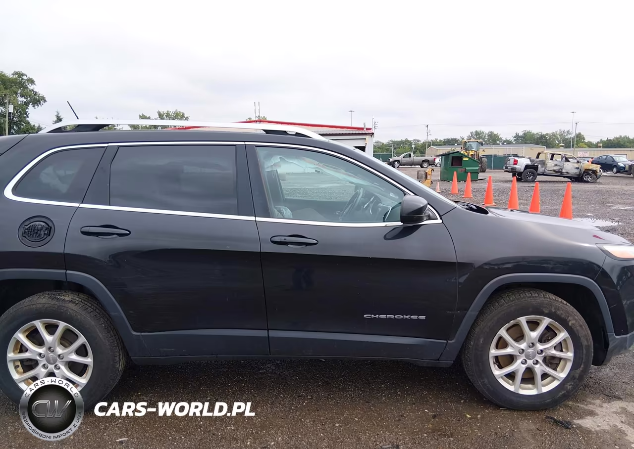 2015 Jeep Cherokee Latitude VIN:1C4PJMCS8FW529184 - 13
