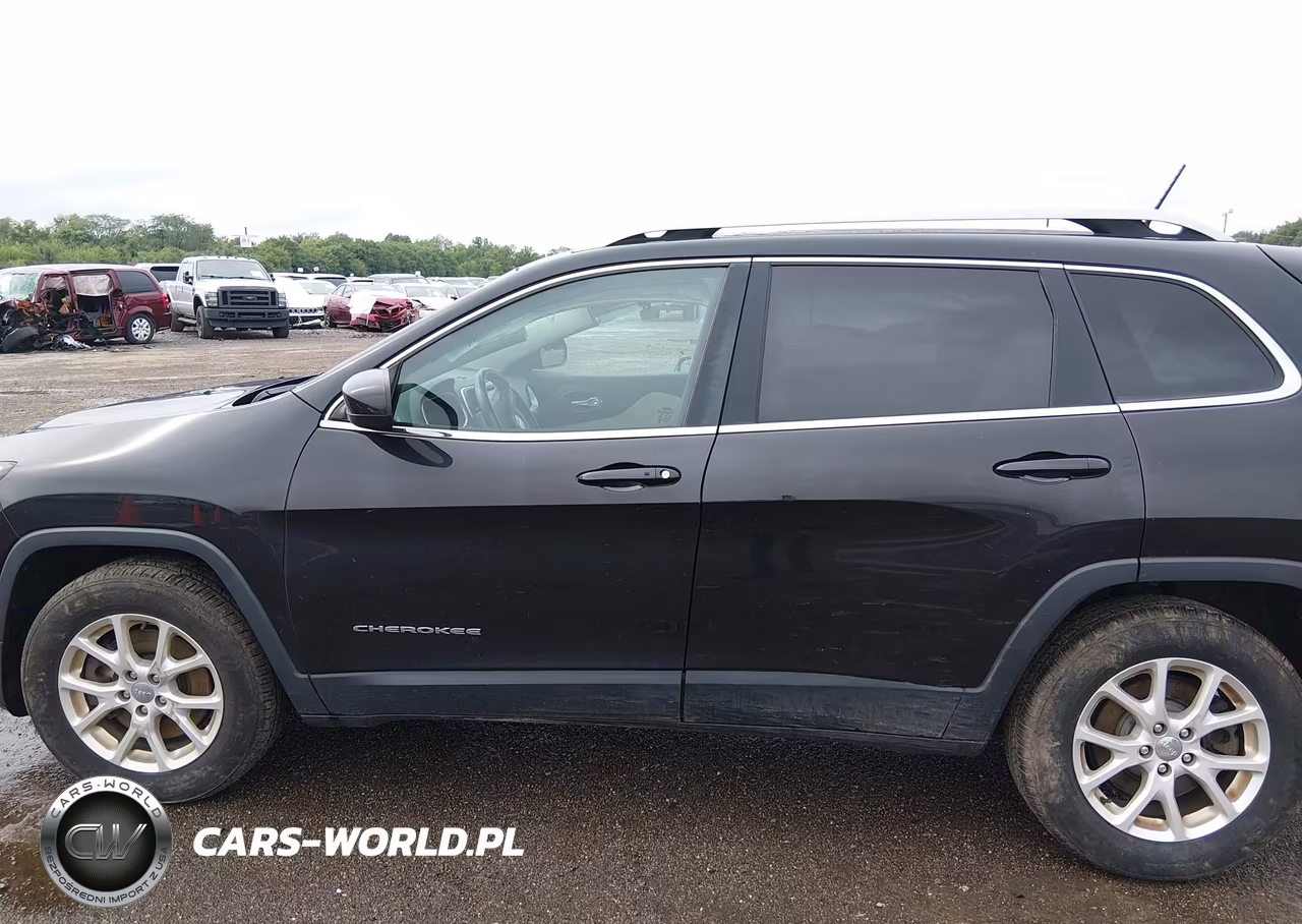 2015 Jeep Cherokee Latitude VIN:1C4PJMCS8FW529184 - 14
